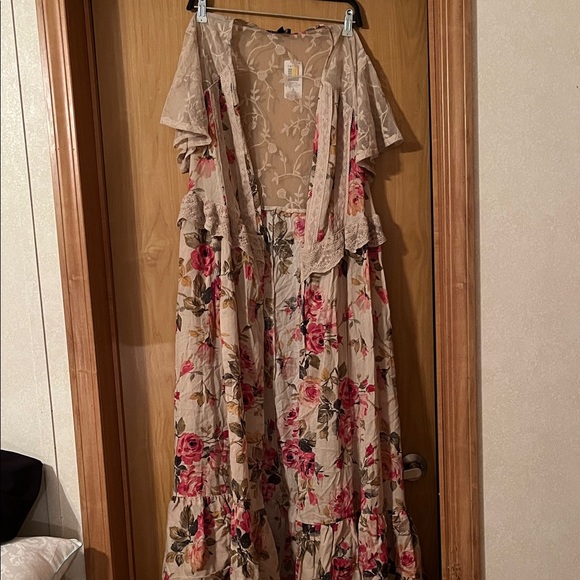 torrid Other - Floral Boho Maxi kimono with Lace Trim